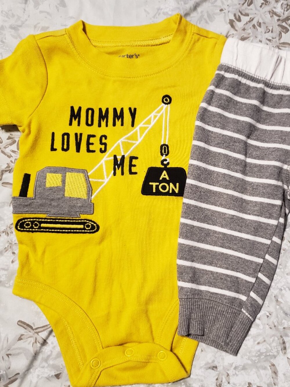 CARTER'S 2PC OUTFIT SHORT SLEEVED CONSTRUCTION TRUCKS 6M 3-6M - Picture 1 of 2